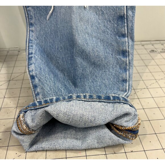 Levi’s 501 W29 L26 Distressed Light Wash Denim Jeans Women’s 29x26 Button Fly - Picture 14 of 16
